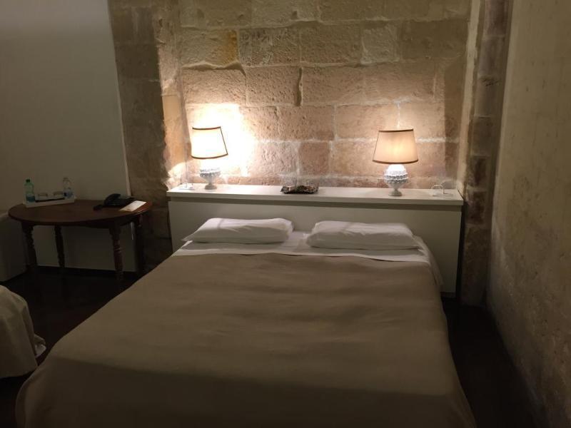 Palazzo Persone Dimora Storica Bed & Breakfast Lecce Bagian luar foto