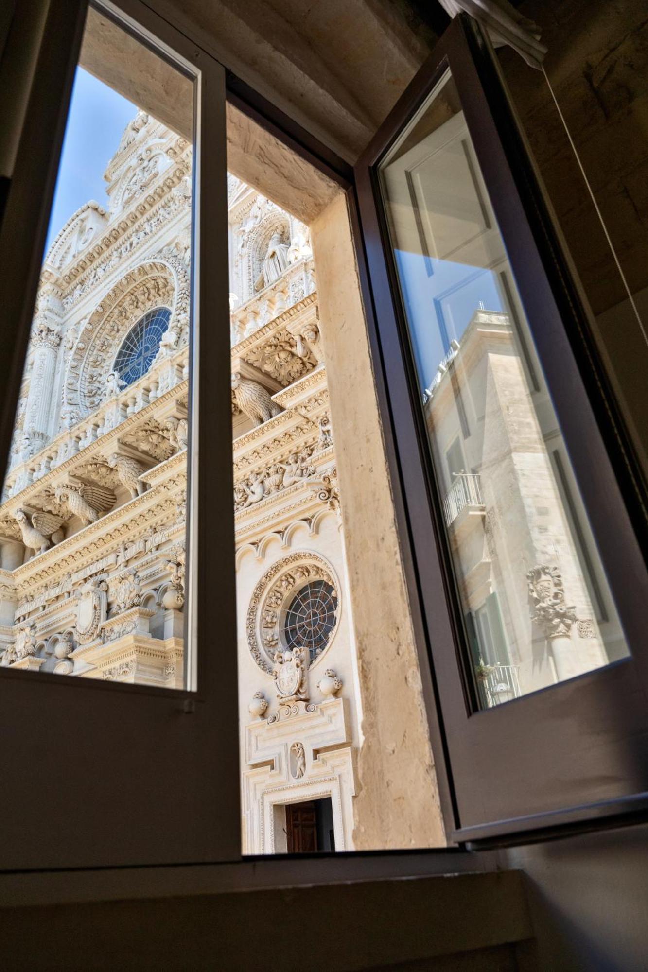 Palazzo Persone Dimora Storica Bed & Breakfast Lecce Bagian luar foto