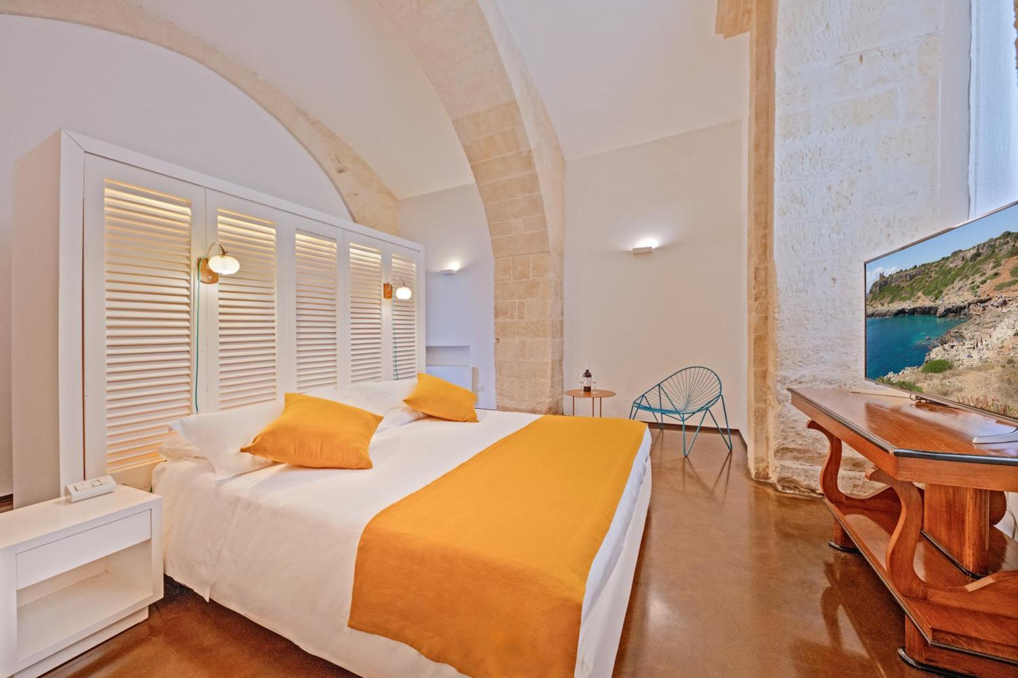 Palazzo Persone Dimora Storica Bed & Breakfast Lecce Bagian luar foto
